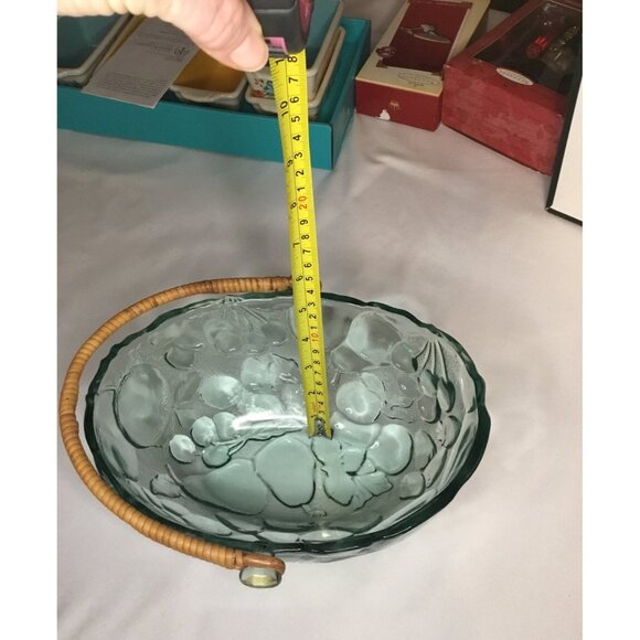 Vintage Indiana Glass Co Green Fruit Embossed Bowl Basket with Rattan Handle - Picture 5 of 6